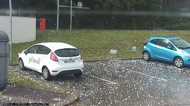 Grêle Axis Q6034-E смотреть онлайн