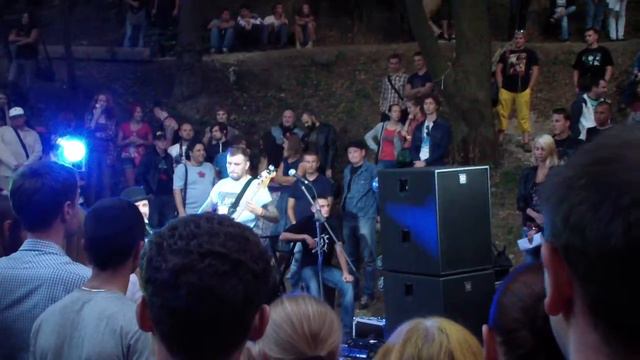 Riffmaster - Сенс. Фанат 2 (Открытие стены памяти Цоя в Киеве. Часть 12 из 22) смотреть онлайн