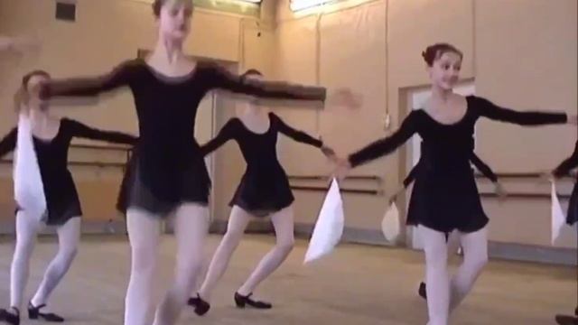 Character Dance - Vaganova Students (Stepanova, Batoeva) смотреть онлайн