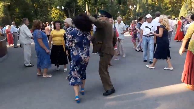 Ты лучший из мужчин!!!??Танцы в парке Горького!!!??Харьков 2021 смотреть онлайн