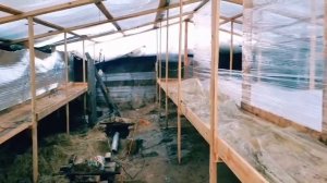 Подземная теплица, отопление в морозы. Разница температур с улицей с +30°.Обогрев при -11°.Лук перо