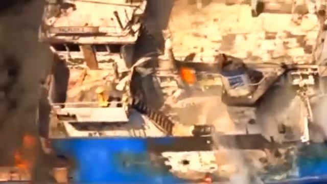 Горит российский танкер - Каспийское море - 23.04.2016
- Пожар на танкере PALFLOT смотреть онлайн