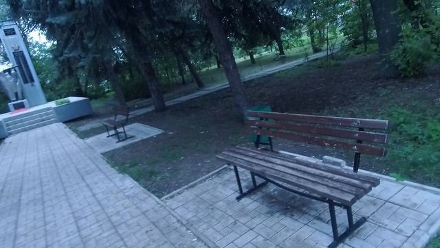 Всё бросила и уехала в деревню одна с собакой