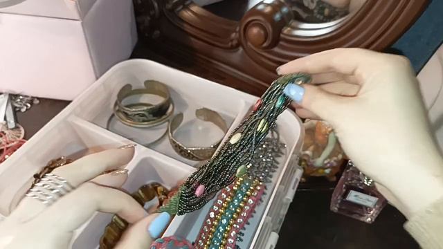 АСМР/ Перебираю украшения ??/ Триггеры/ Тихий голос/ASMR смотреть онлайн