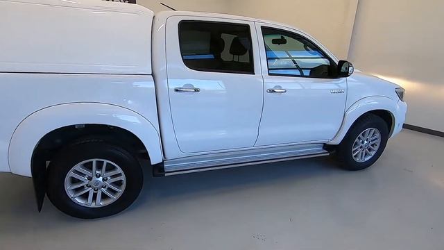 TOYOTA HILUX 2.5 D-4D ICON DOUBLE CAB PICK UP 4WD смотреть онлайн