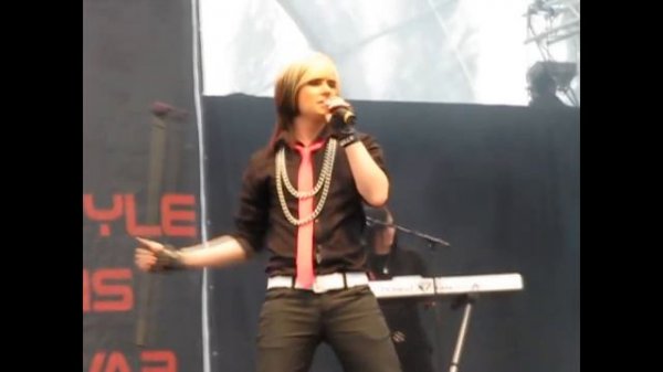 Cinema Bizarre (Jack Strify) - Not in love