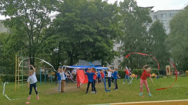 Флешмоб "С Днём независимости России", 11.06.2021.МДОУ 17,г.о.Электросталь. смотреть онлайн