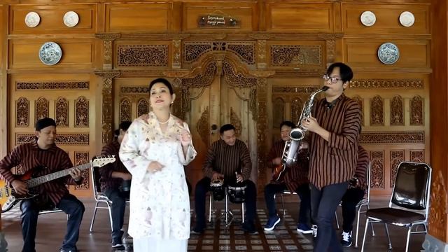 Titiek Soeharto - Koyo Jogja Istimewa (Cover) Ndarboy Genk смотреть онлайн