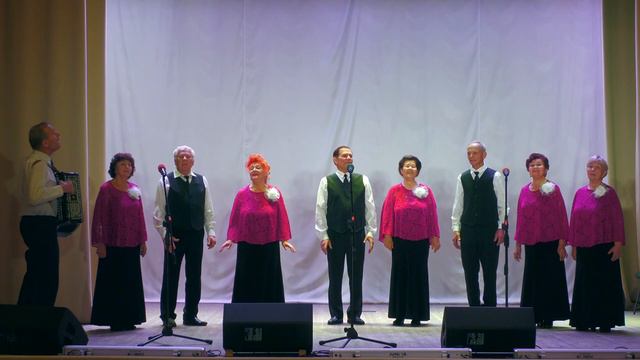 Вокальная группа хора "Ветеран", руководитель Олег Феликсович Тарасов (МБУК КДЦ) смотреть онлайн