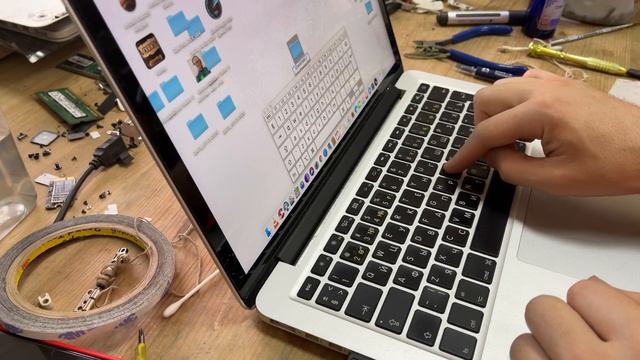 Реставрация MacBook Pro 13 Late 2013 A1502 замена батареи , ремонт блока питания #macbookpro смотреть онлайн
