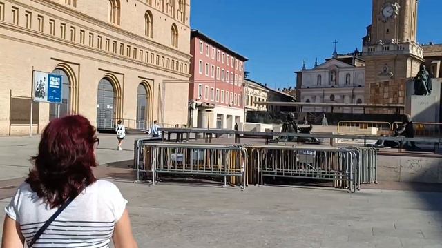 Сарагоса -красивейшая старина Испании.Величие,красота и богатство знаменитого католического собора. смотреть онлайн