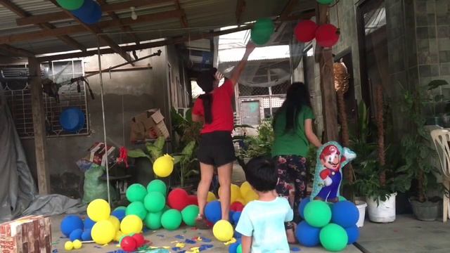 Popping Balloons 2 | Clean Up After Party | Batty Balloons смотреть онлайн