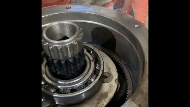 Мотор-редуктор планетарный 3МП в разборе. Короткий обзор смотреть онлайн