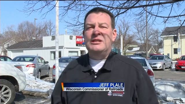 40 to 50 trains carrying crude oil pass through state each week смотреть онлайн