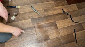 РЕМОНТ ЛИНОЛЕУМА: с дыркой, от прожогов, порванного. Как заделать дырку в линолеуме своими руками