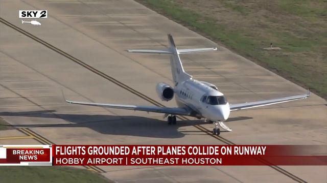Ground stop continues at Hobby Airport after 2 private jets collide on runway when aircraft depa... смотреть онлайн