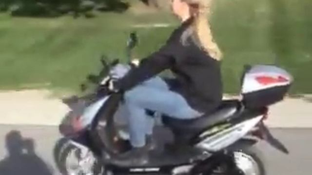 X-Treme Scooters Electric Bicycle Scooter Moped XB-600 Elite смотреть онлайн