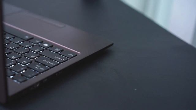 Đánh giá Fujitsu CH 9C13A1 - Cơn gió mới trong phân khúc Laptop Mỏng Nhẹ - Mạnh Mẽ смотреть онлайн