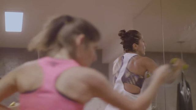 She’s Mercedes - Ale Llosa