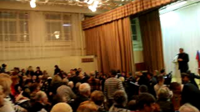 Человеку стало плохо на народном сходе в Костроме. смотреть онлайн