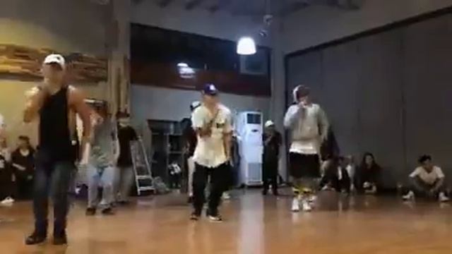 Rockwell-walk it out смотреть онлайн