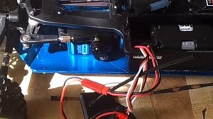 Дергается серво