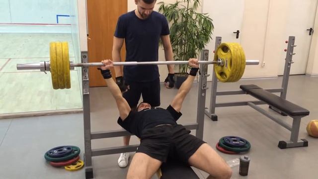Жим лёжа 115 кг. Собственный вес 72 кг. смотреть онлайн