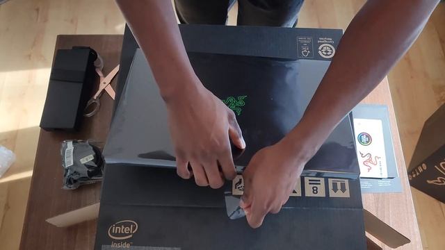 Razer Blade 18 Unboxing (2023) смотреть онлайн