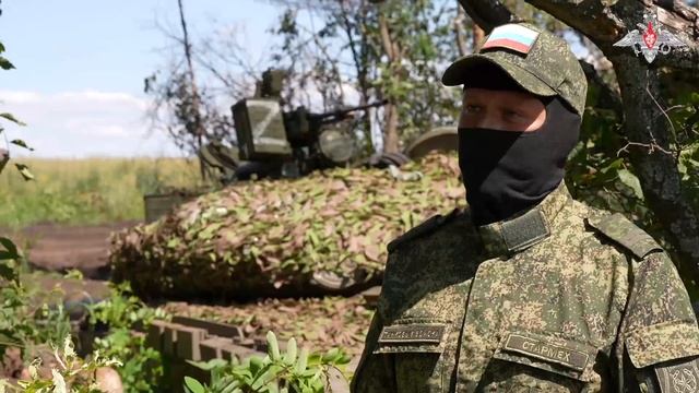 ?«Дает чувство надежности»: механик-водитель танка Т-80БВМ рассказал о своей боевой машине❗️ смотреть онлайн