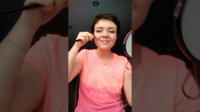 Макияж глаз тенями и нанесение хайлайтера необычным способом ;-) смотреть онлайн