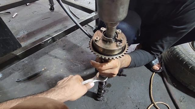 VVT-i gear removal without out open timing cover смотреть онлайн