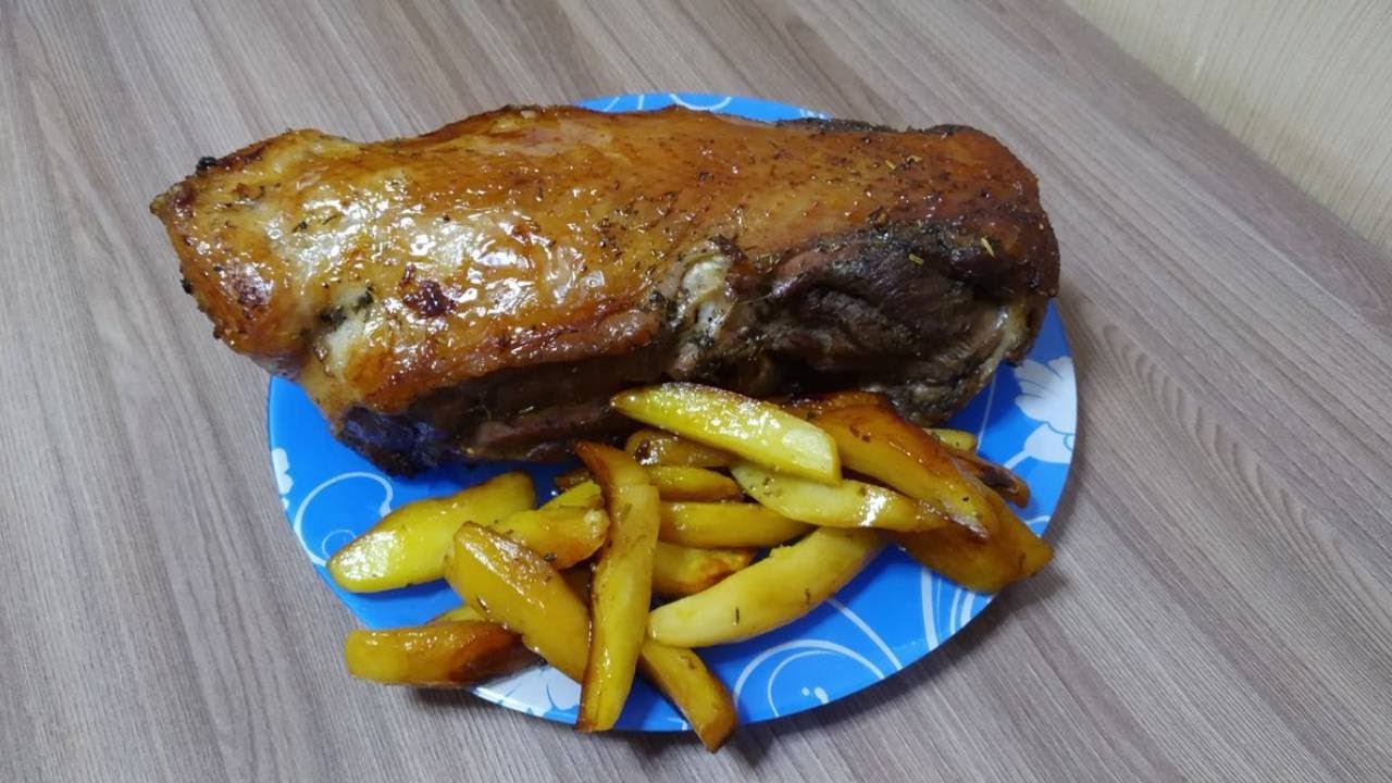 Как запекают индюшиную спину в духовке ? Индюшатина с картошкой ! смотреть онлайн