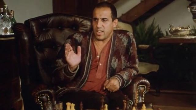 У вас костюм дымит, а я не выношу запаха гари. смотреть онлайн