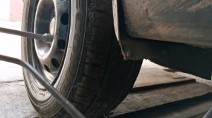 Неприятный скрежет при повороте руля на лево на неровности. Лада приора.   #приора#скрежет#подвеска