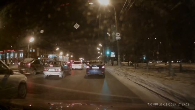 Вдруг откуда ни возьмись, появился... РАССТУПИСЬ!!! смотреть онлайн