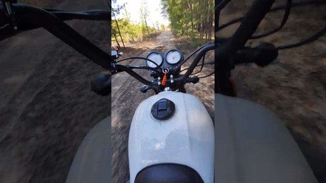 Первая около лесная покатушка на мопеде Кольт (Colt) POV смотреть онлайн