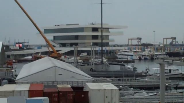 On the balcony of BMW Oracle base - a look around the darsen смотреть онлайн
