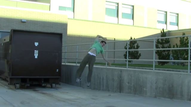 GATE VAULT Tutorial (Parkour Tricks)