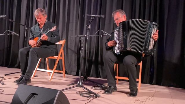 @DuoRusse Alexei Birioukov balalaika Roman Jbanov bayan in Castelbo catalunya смотреть онлайн