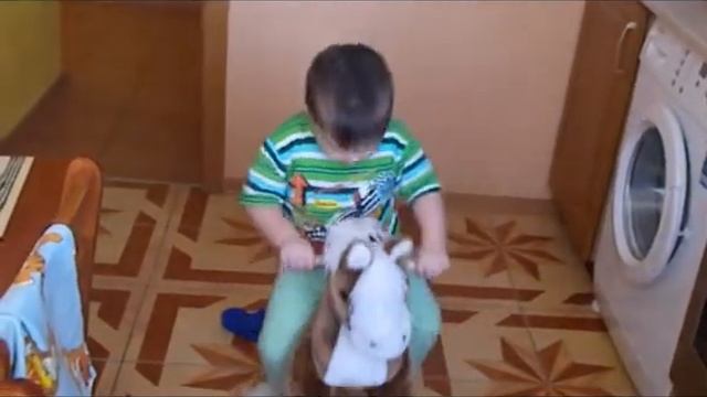 я люблю свою лошадку)) смотреть онлайн