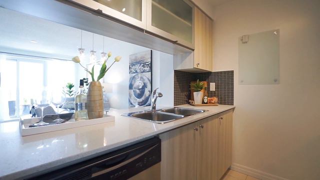 #402-2015 Sheppard Avenue East North York Home for Sale - Real Estate Properties for Sale смотреть онлайн