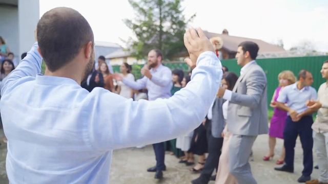 Горячие армянские народные танцы Մշո Խր, Յարխուշտա на свадьбе Арута и Азнив смотреть онлайн