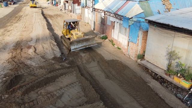 Best New Action !! Old Dozer Push Sand Bury Sewage in Village смотреть онлайн