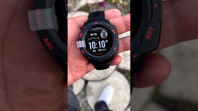 GARMIN Instict Esport смотреть онлайн