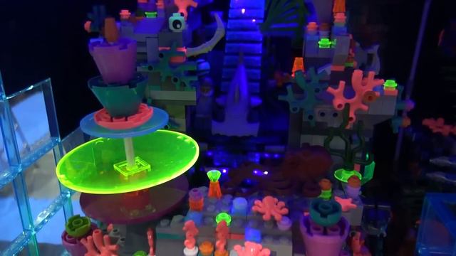 LEGO Zoo with Motorized Aquarium and Carnival Ride смотреть онлайн