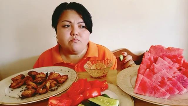 Мукбанг Вареники Жареные/Mukbang Vareniki Fried/Mukbang Vareniki 油炸 смотреть онлайн