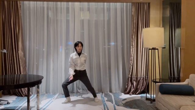 【Stray Kids//Dance Racha】「WOW」dance cover смотреть онлайн