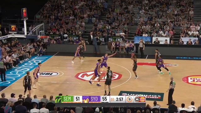 John Roberson with 19 Points vs. Sydney Kings смотреть онлайн