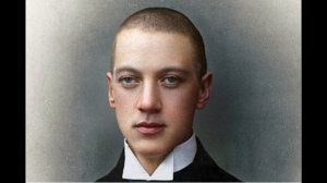 Николай Гумилёв "Память" (Только змеи сбрасывают кожи ...). Стихотворение. Читает Полина.