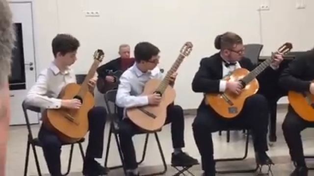 Ансамбль гитаристов. Утушка луговая. смотреть онлайн